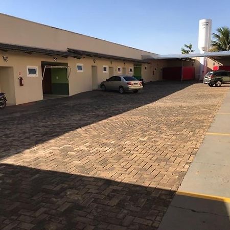 Motel& Hotel Ape Goiania !!! Eksteriør billede